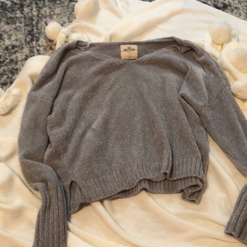Grey cozy crop sweater